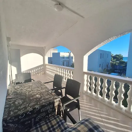 Irena 아파트 비르